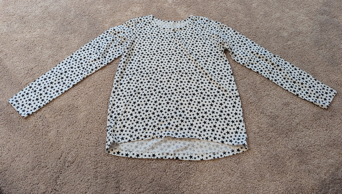 LS black/white stars Hi/low style - size Youth - 14 (XL)
