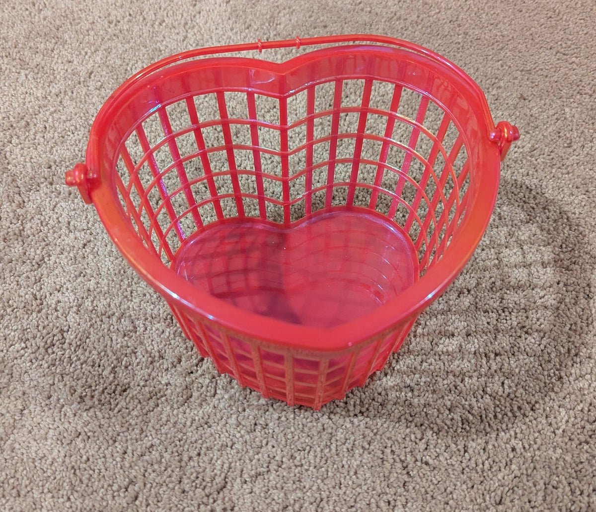 Red heart mini basket