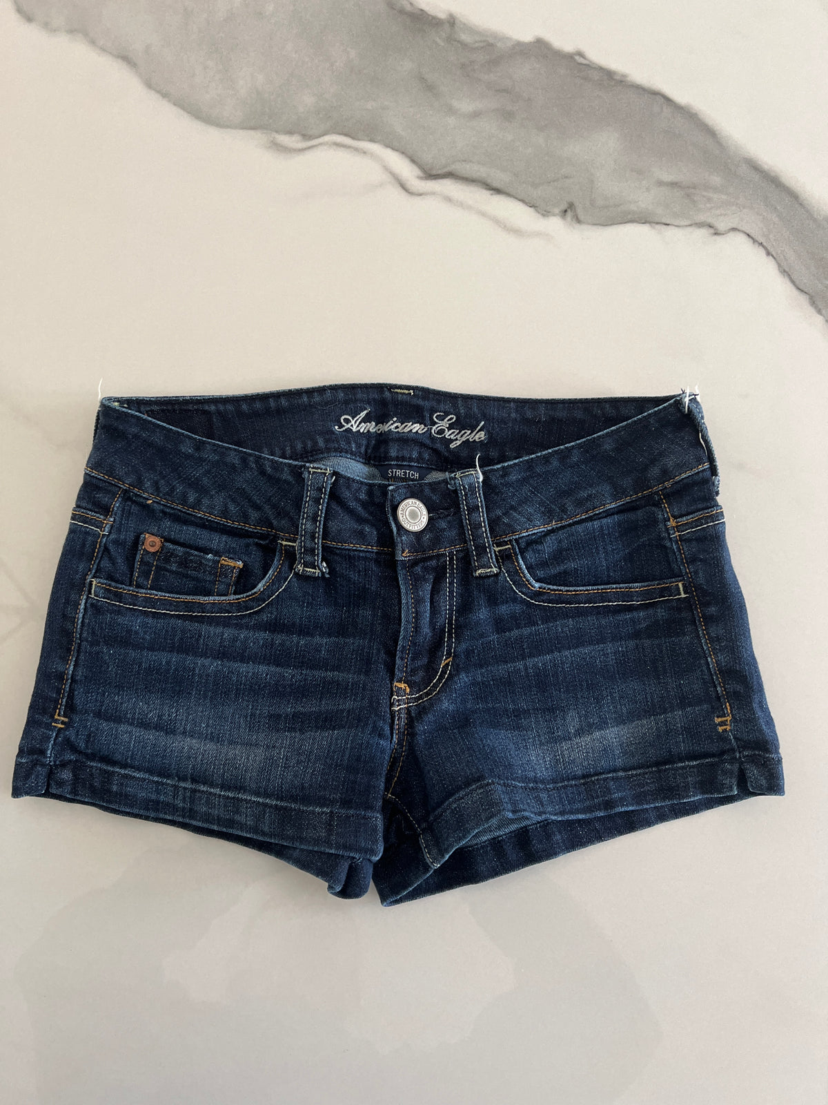 American eagle jean shrt Sz2 drk wash strtch EC - size Junior - XS (0/1)