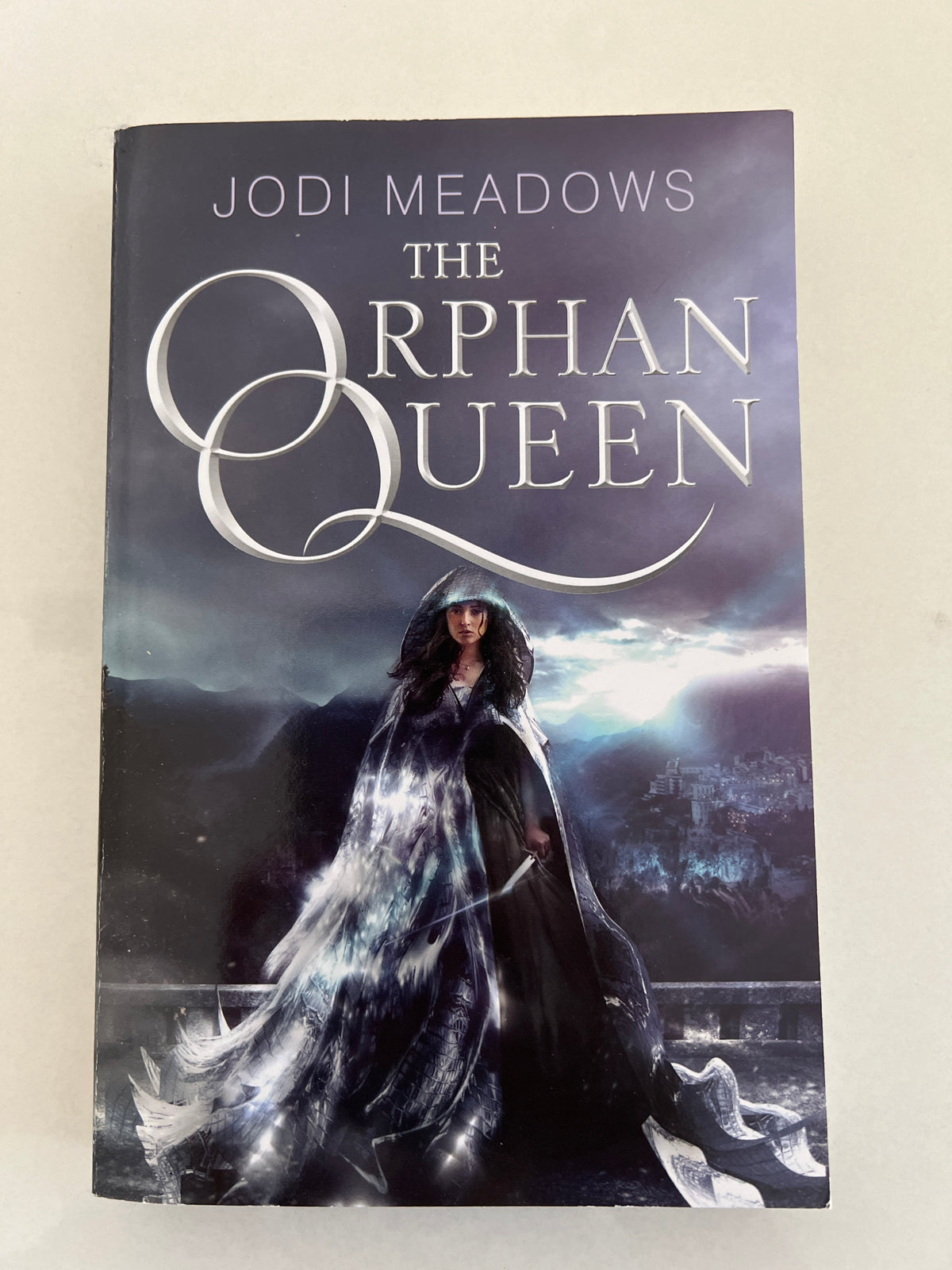The Orphan Queen PpBkBk Scholastic bk Like New