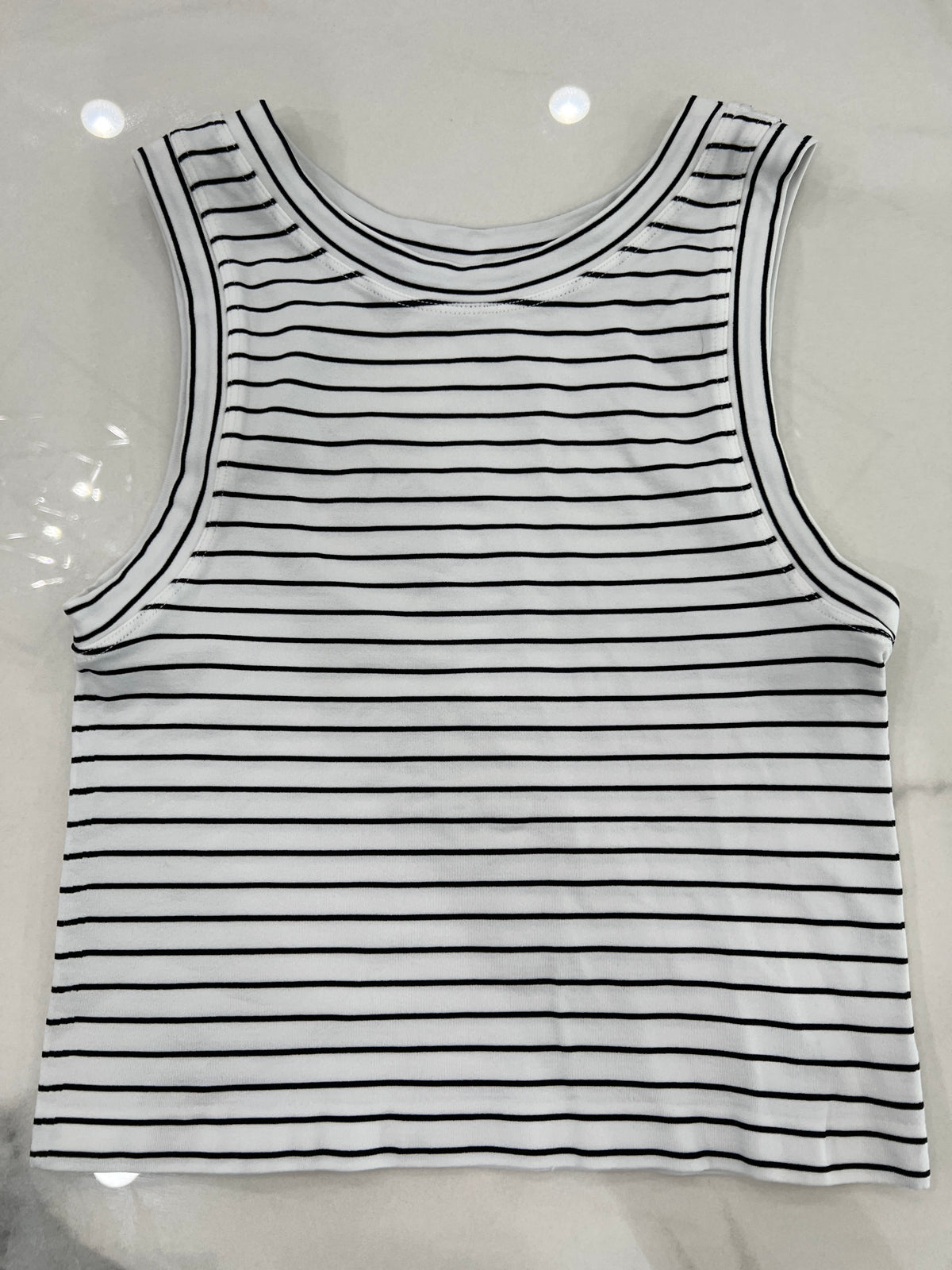 Aura crop tank szS Blk/wht strp LK NEW - size Junior - XS (0/1)