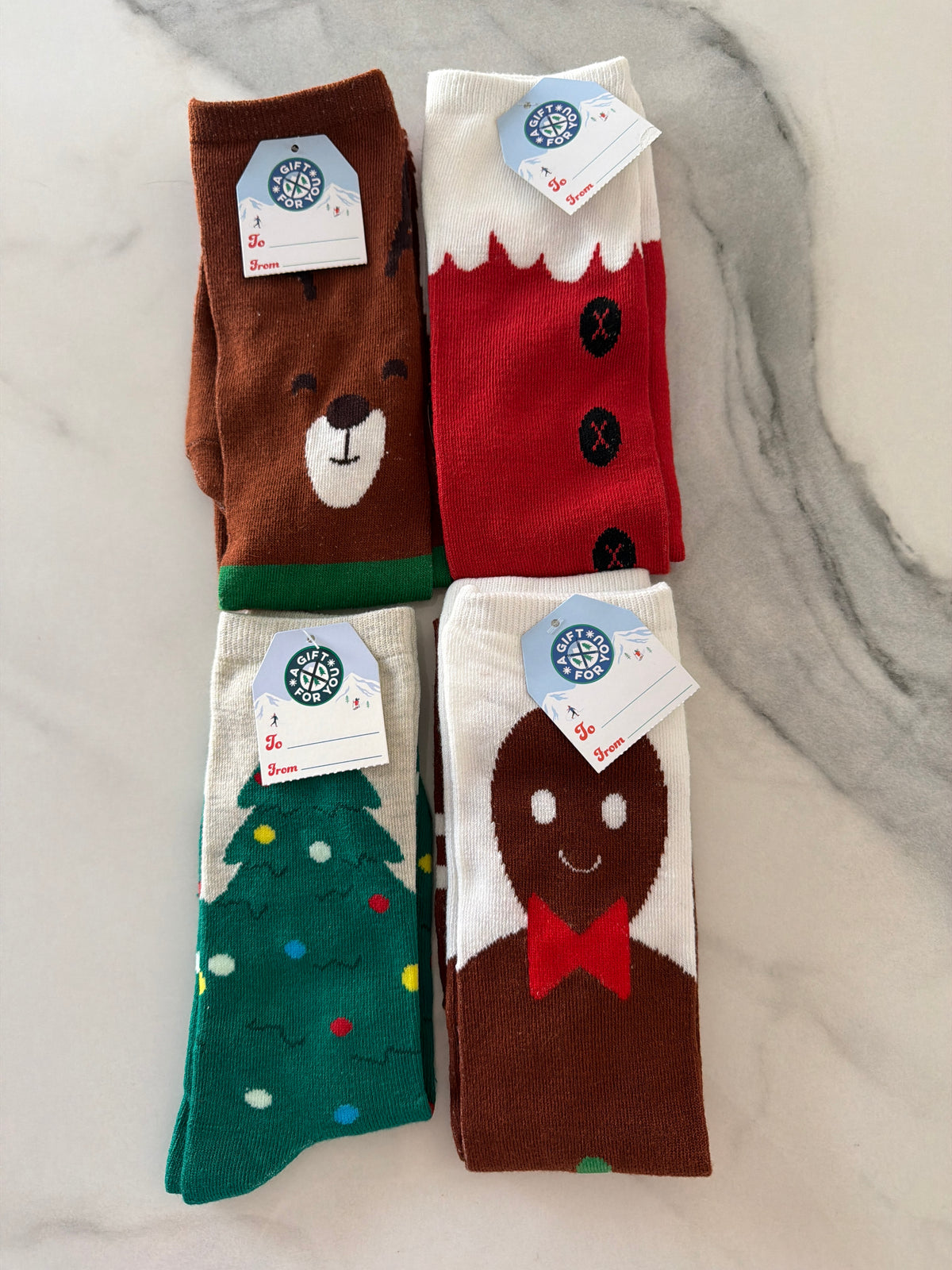 Holiday socks NWT x4 Adult size