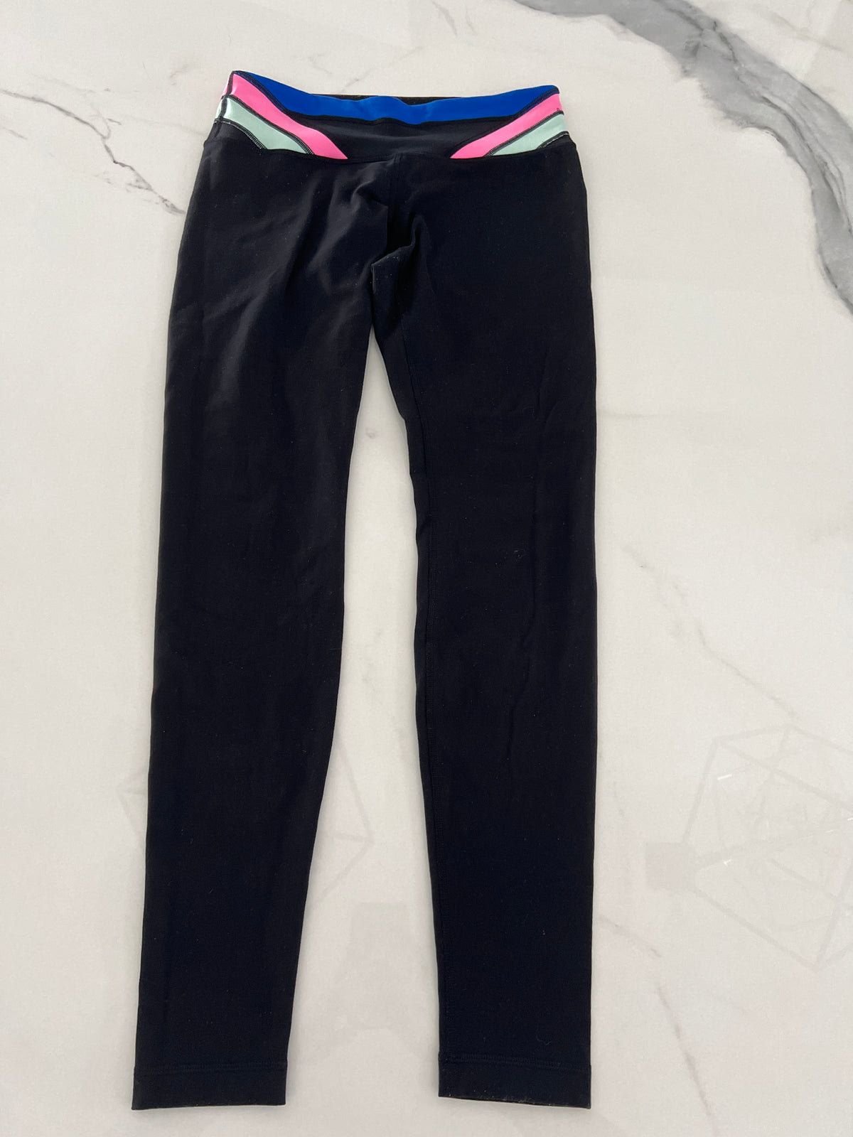 Lululemon wunder unders Sz8 reversible pnk/blue/ - size Women - S (4/6)
