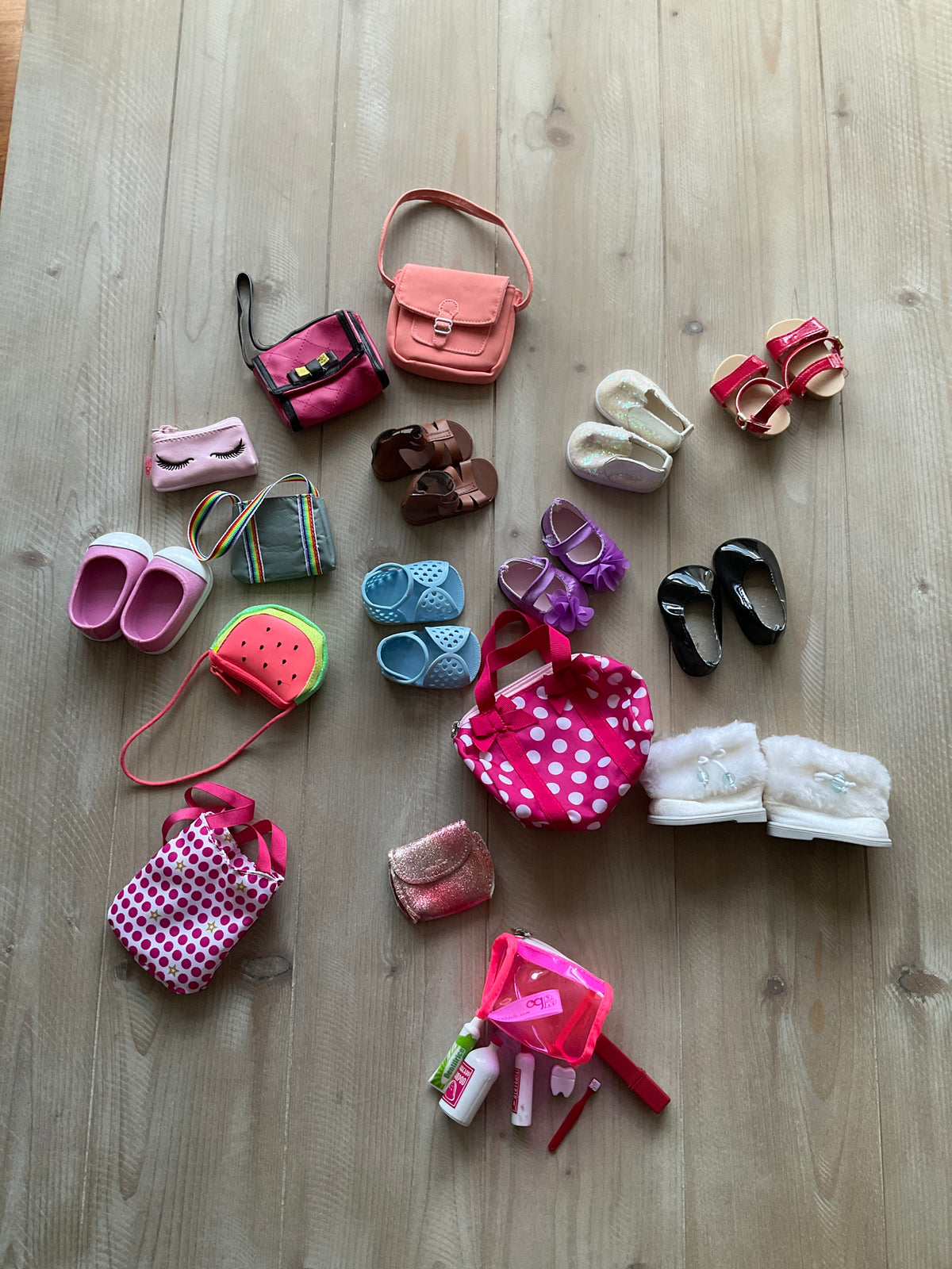 18 IN DOLL ACCESSORIES SHOES/BAGS/TRAVEL CASE