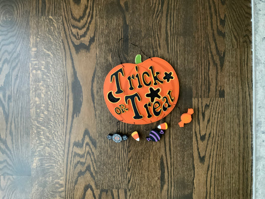 Trick or treat Wall door hanger