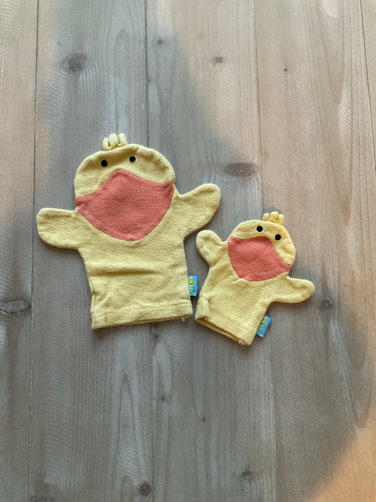 MOMMY &. ME BATH MITTS DUCKS