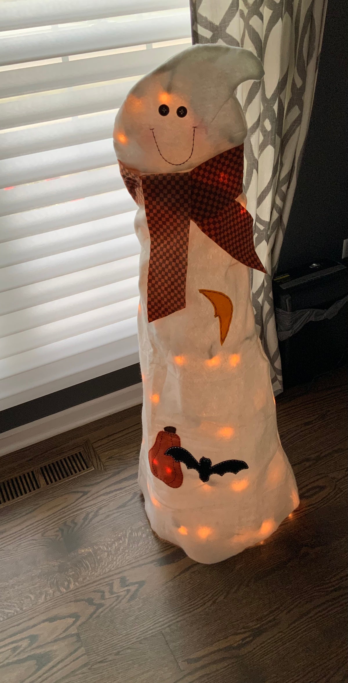 Light up ghost stand collapsible 46 tall