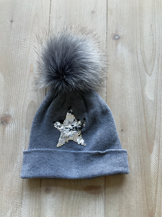 WINER HAT W/POM GRAY W/SEQUIN STAR