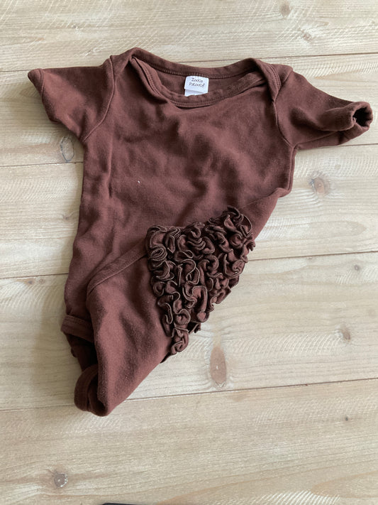 ZOOTIE PATOOTIE ONSIE BROWN /RUFFLES ON BACK - size Month - 6-12