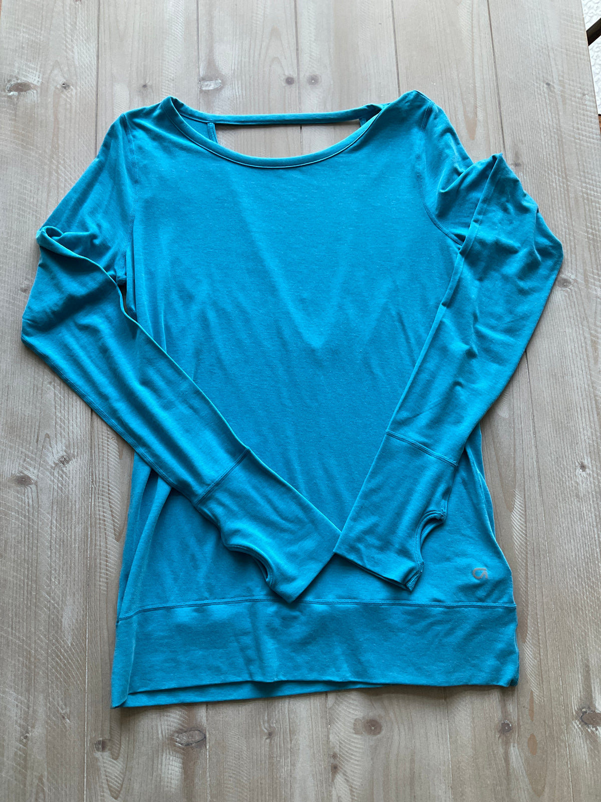 GAP FIT AQUA LG SLV TEE - DEEP V IN BACK - size Women - S (4/6)