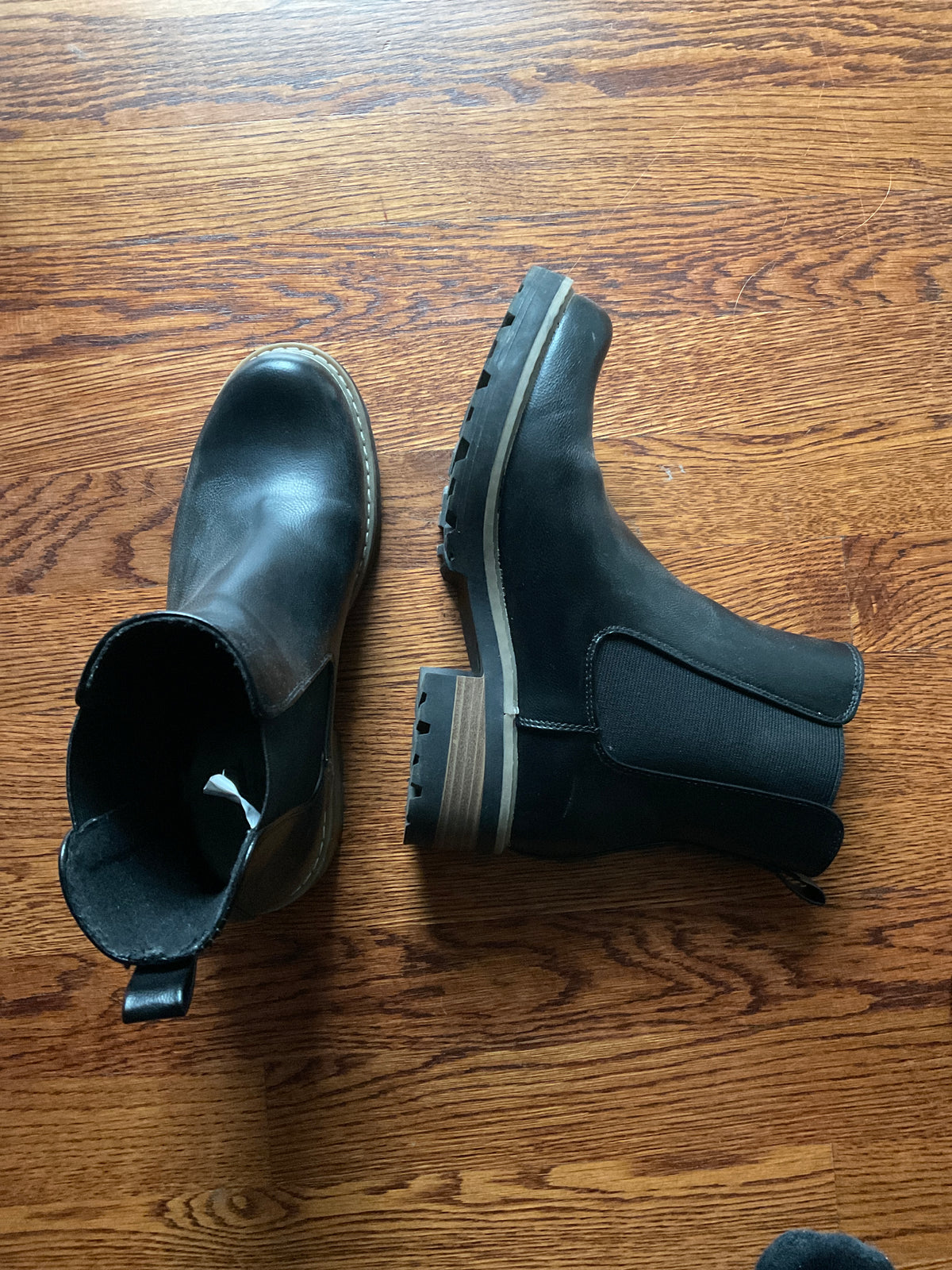 UNIVERSAL THREAD BOOTS BLACK W/HEEL - size Shoes - Adult 7