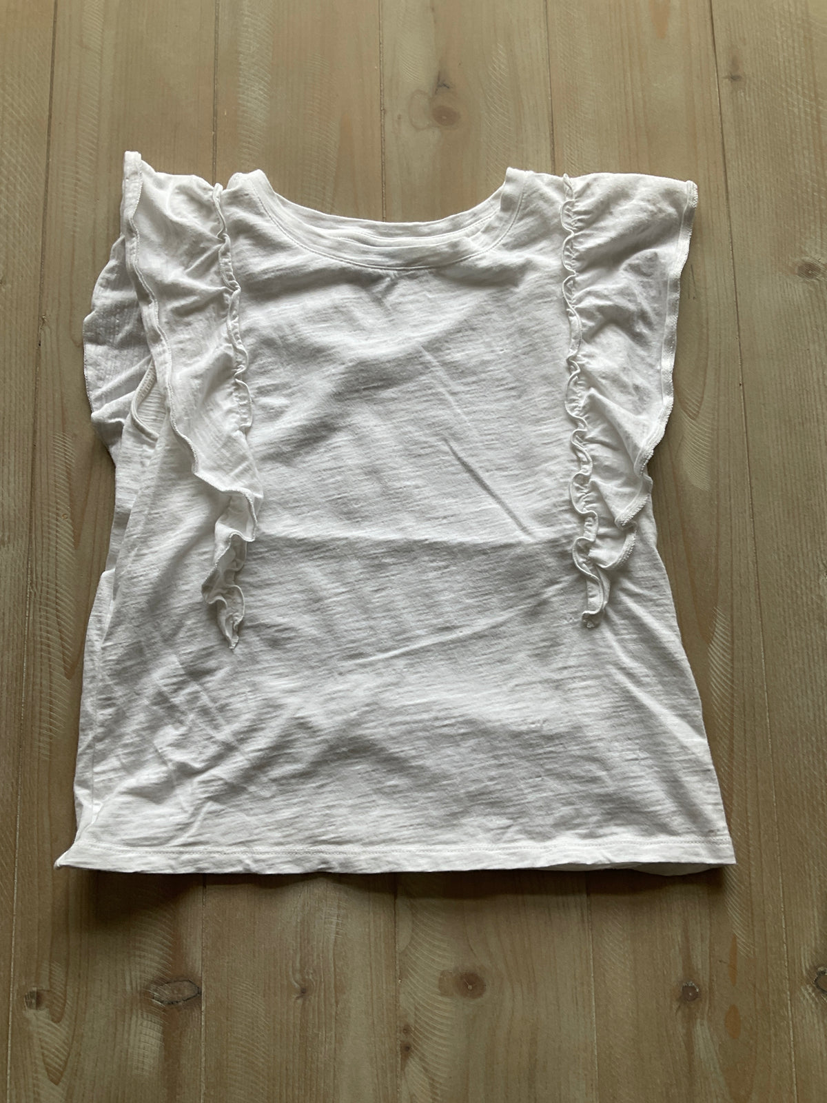 OLD NAVY WHITE TOP RUFFLE SLEEVES