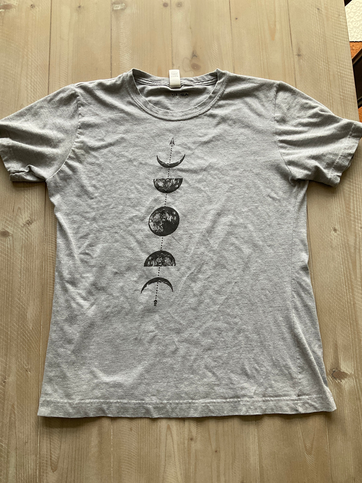 TULTEX GREY TEE MOON PHASES - size Women - L (12/14)