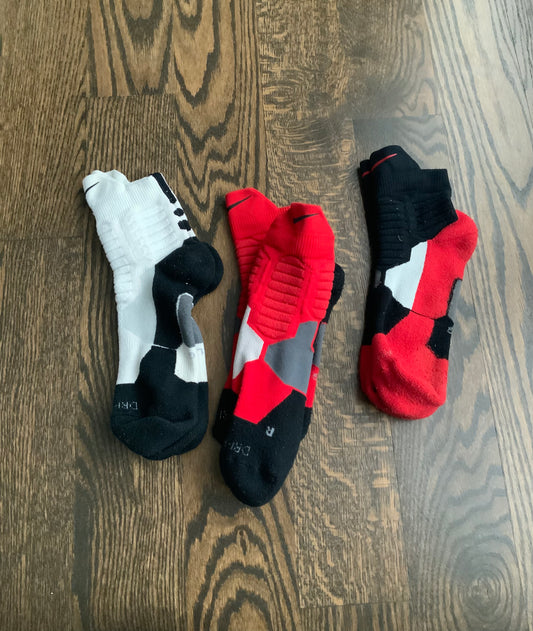 Mens Nike Socks 3 pairs Large (8-12)