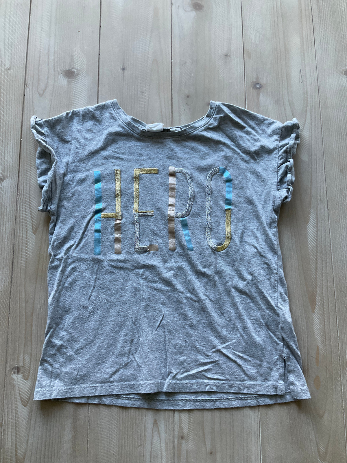 GAP KIDS TEE GRAY 'HERO' - size Youth - 8 (M)