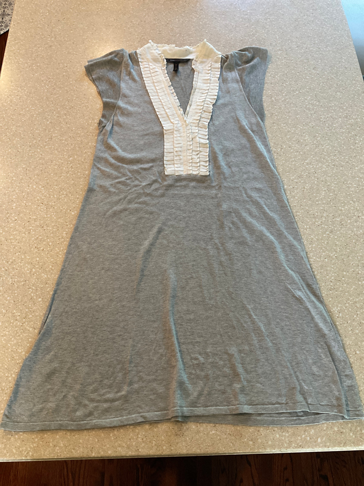 BCBG MAX AZRIA KNIT GREY/SHORT SLEEVE - size Women - S (4/6)