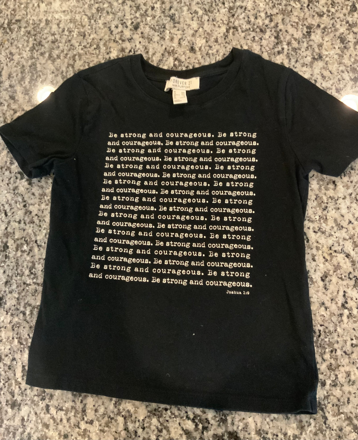 Forever 21 9/10 black Be strong t-shirt - size Youth - 8 (M)