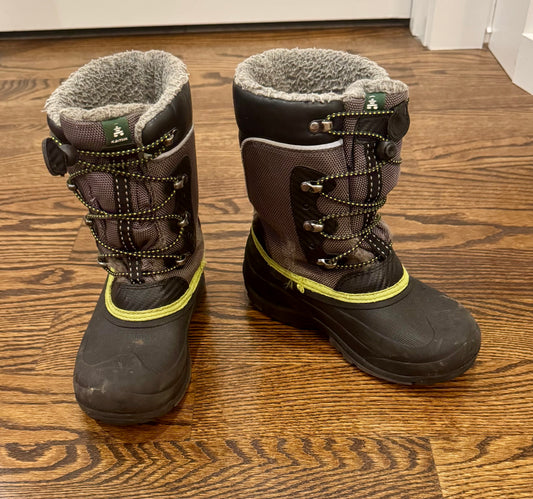 Black size 2 snow boots - size Shoes - Kids 2