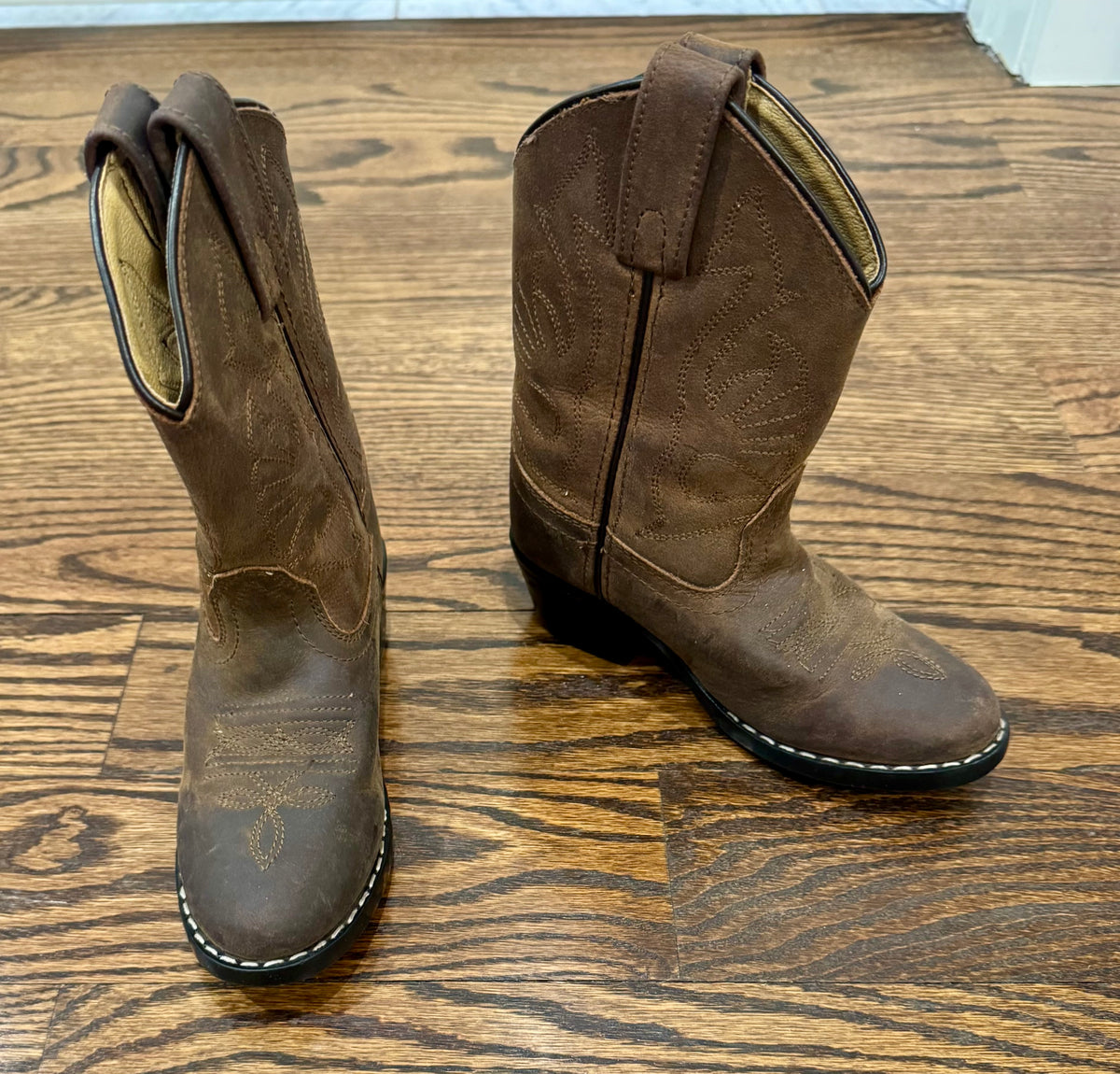 Size 10 brown cowboy boots - size Shoes - Toddler 10