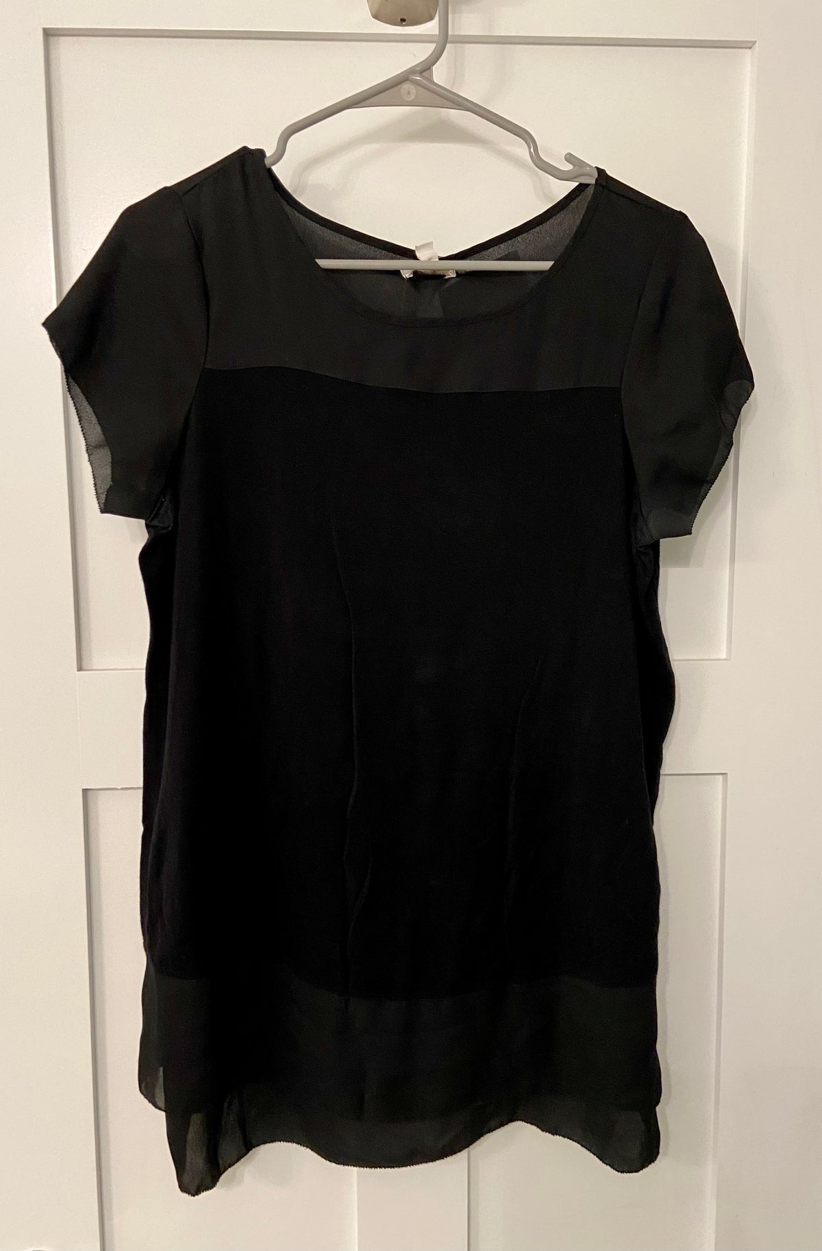 Maternity M SS black high/low top - size Women - M (8/10)
