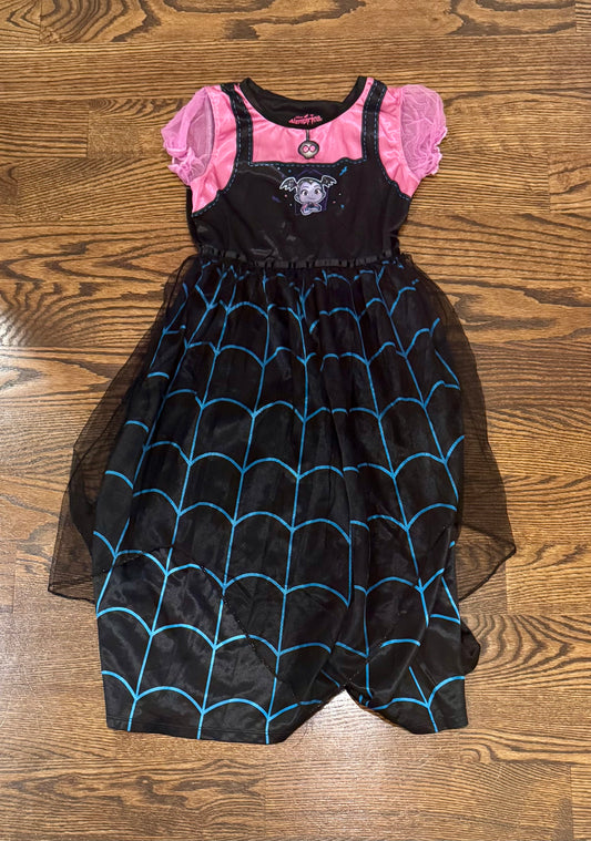 Disney vampirina size 8 Nightgown - size Youth - 8 (M)