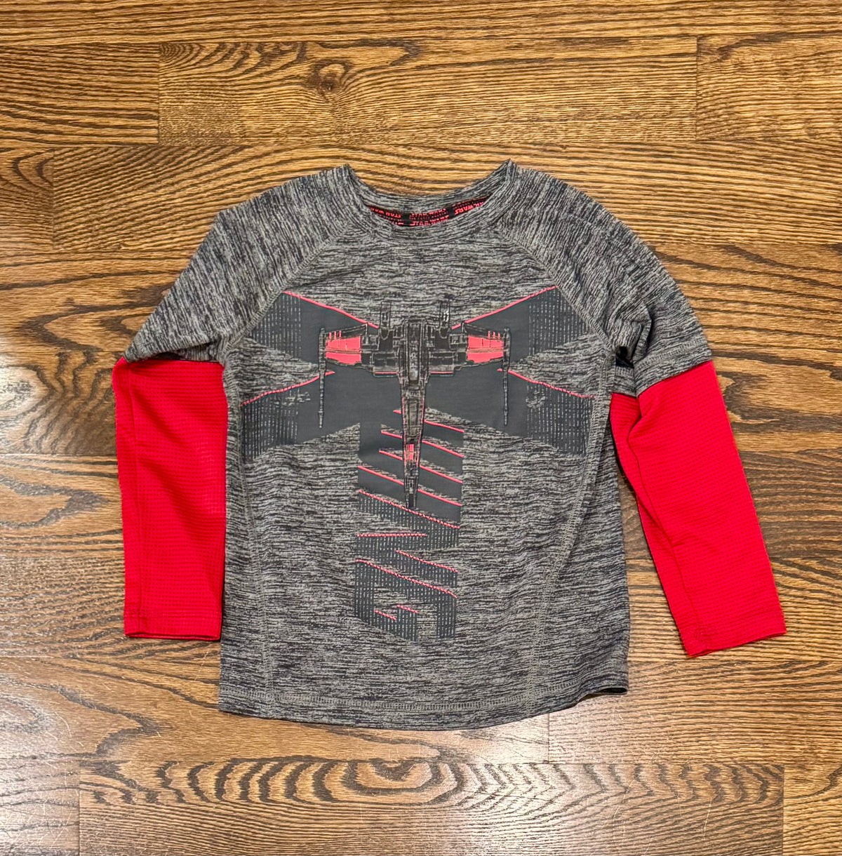 Star Wars size 6 LS grey & black athletic top - size Youth - 6 (S)