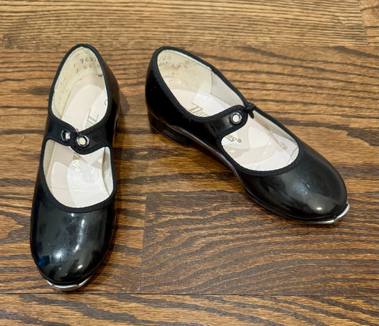 Black tap shoes size 10.5 - size Shoes - Toddler 10 1/2