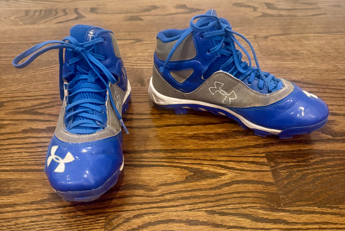 Blue under armour size 4 cleata - size Shoes - Kids 4