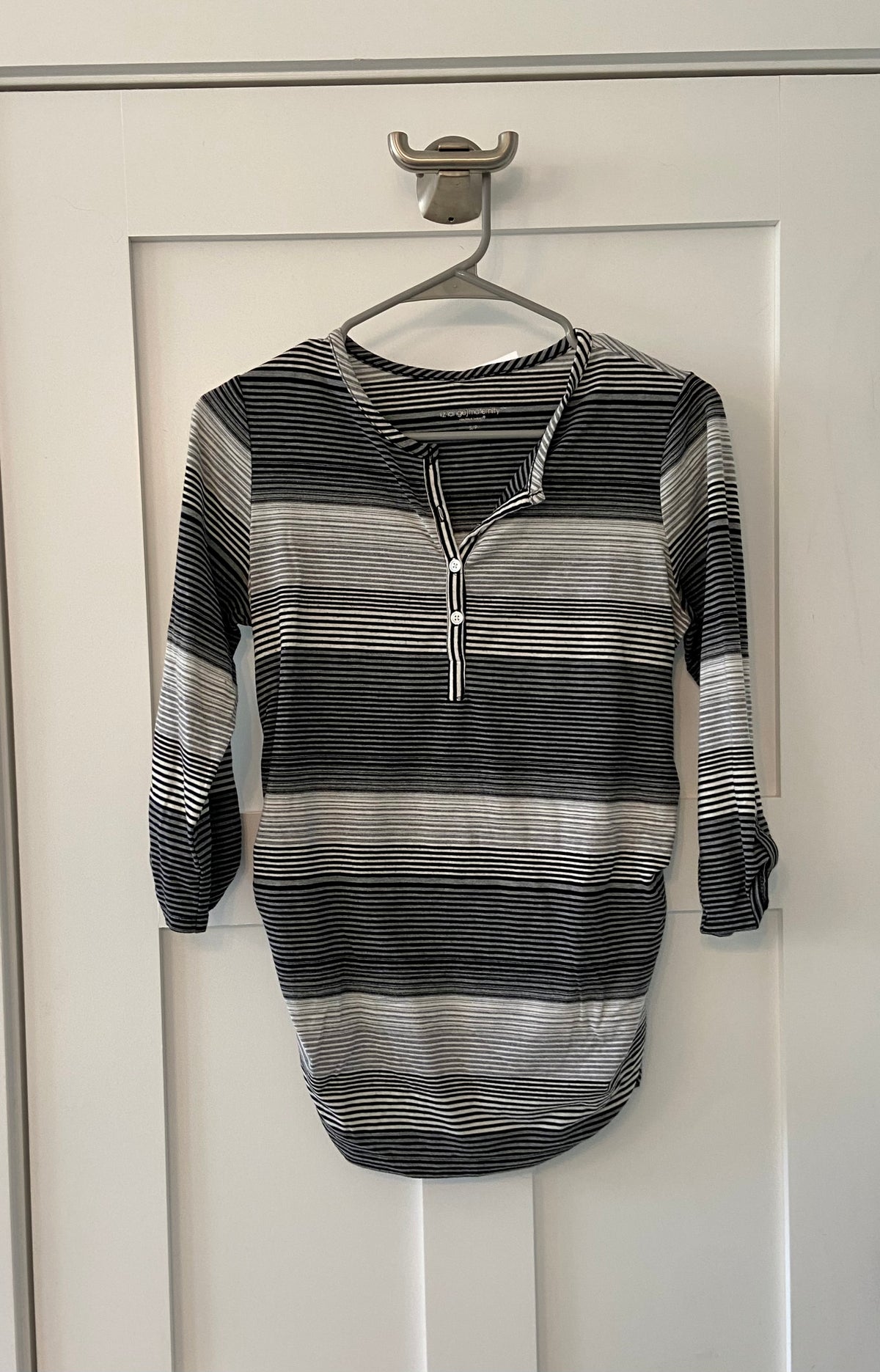 Maternity M black stripe LS top - size Women - S (4/6)