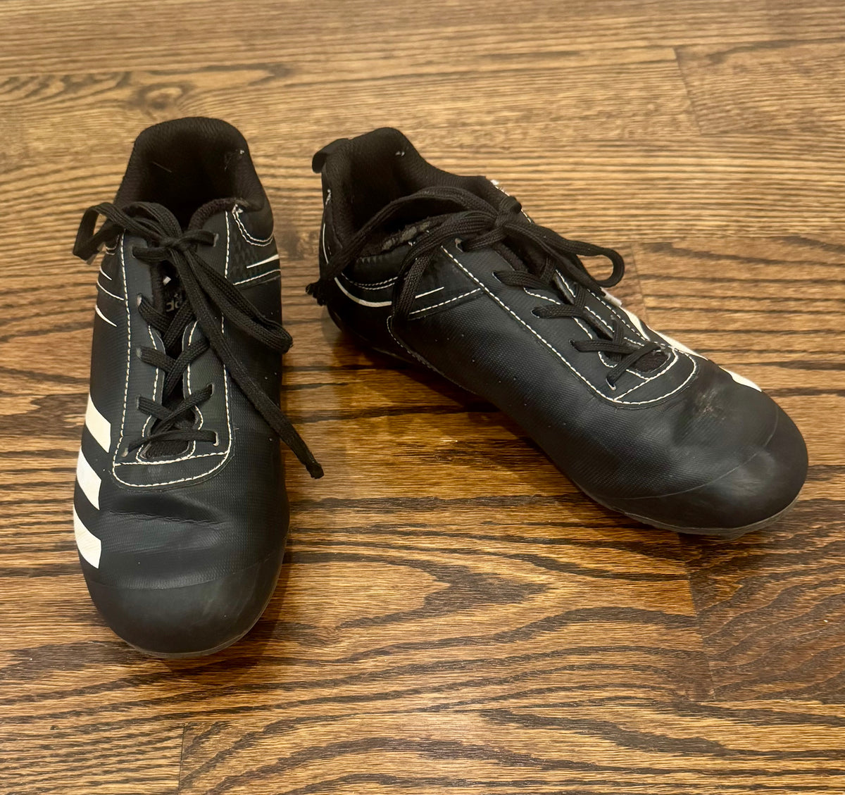 Black adidas size 3 cleats - size Shoes - Kids 3