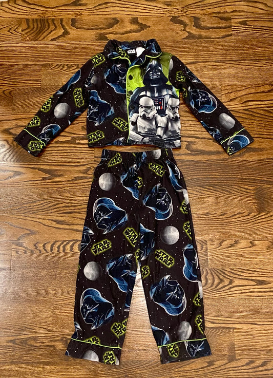 Size 4/5 Star Wars PJs LS button up top & pants - size Youth - 4 (XS)