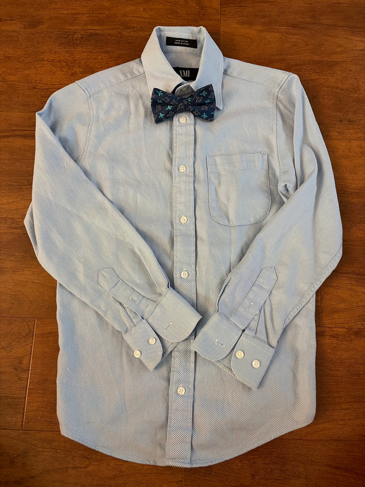 XMI blue pinstripe button up shirt w/bowtie - size Youth - 8 (M)