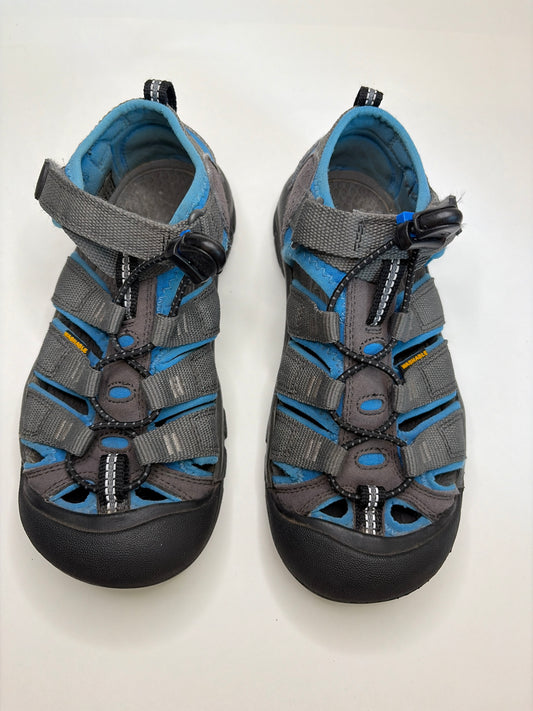 Keens grey and blue sandals Sz 2 - size Shoes - Kids 2
