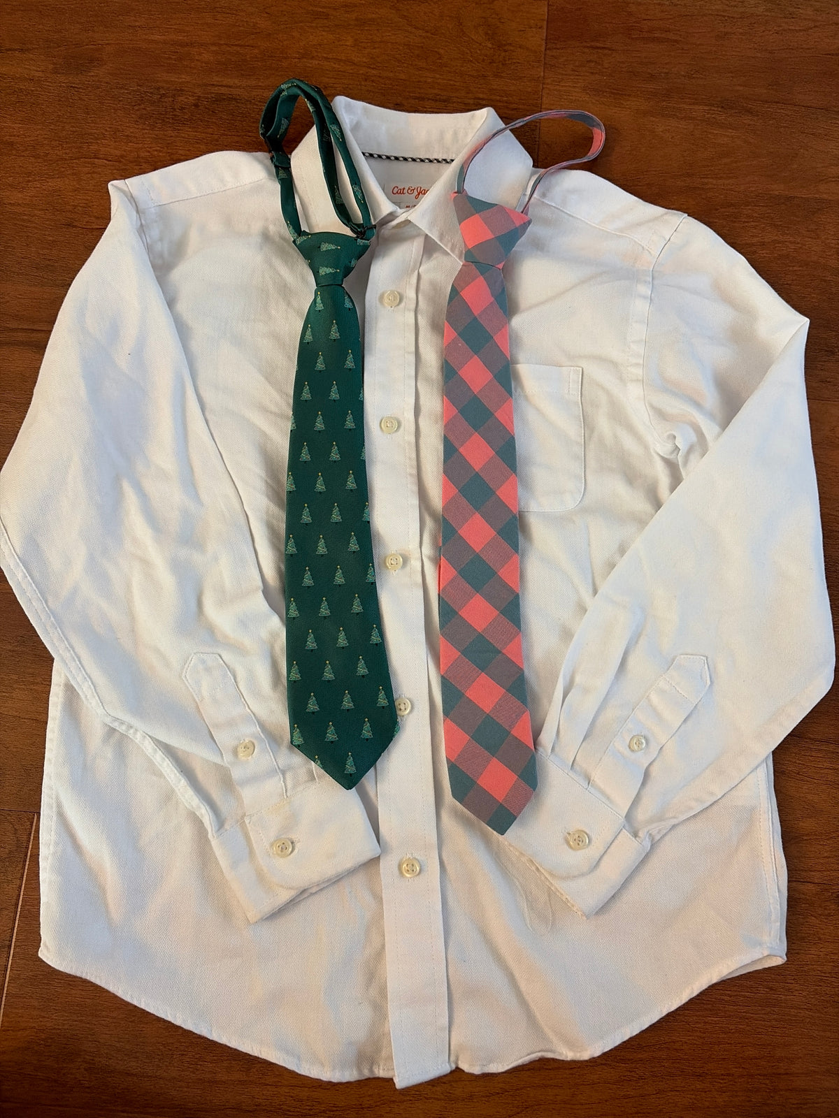 Cat & Jack white button up shirt M(8) w/2 ties - size Youth - 8 (M)