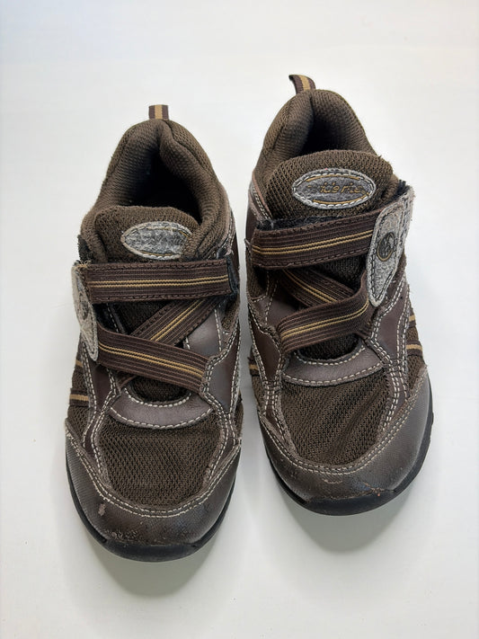 Stride Rite brown sneakers Sz 13 - size Shoes - Kids 13