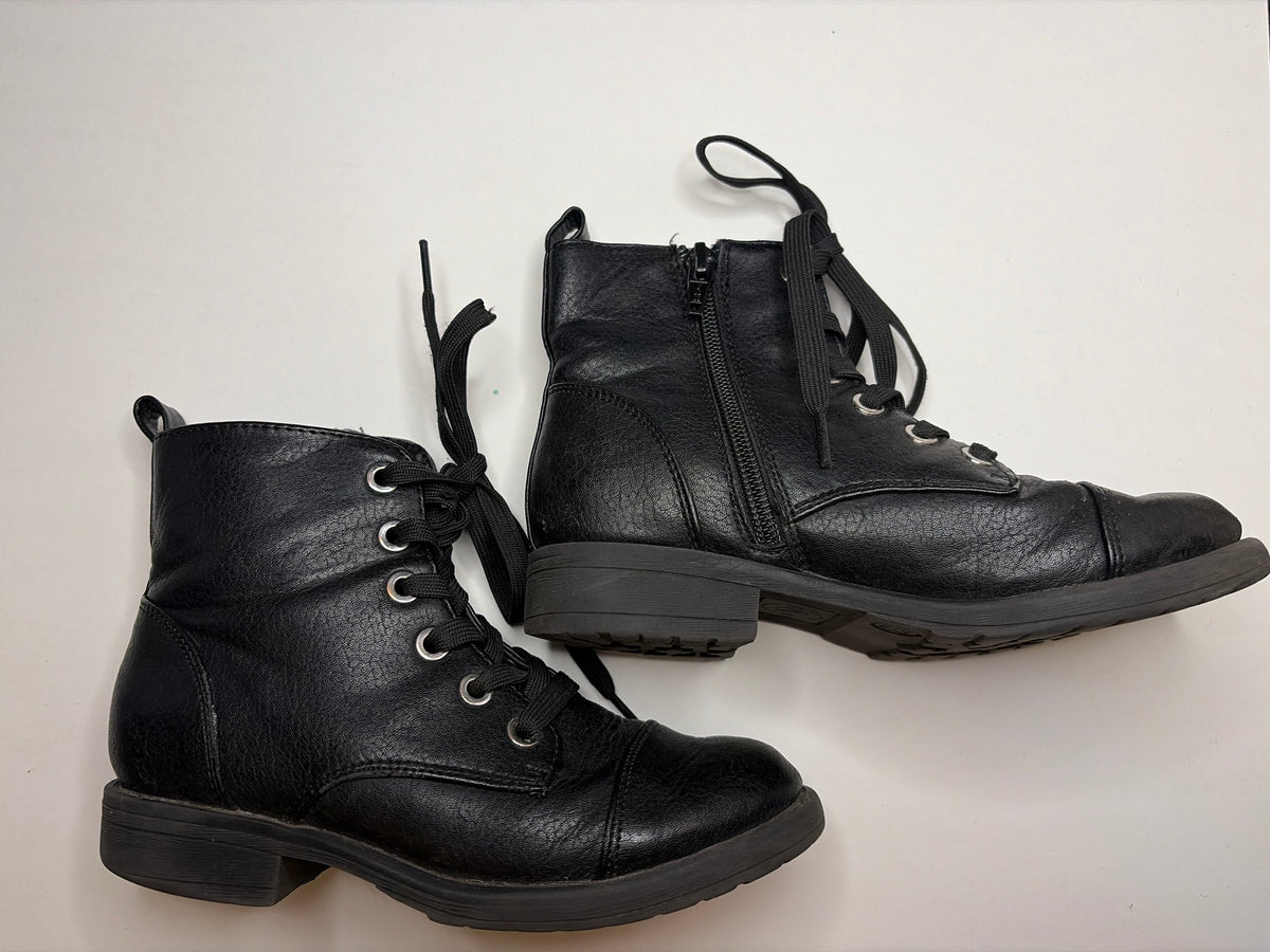 Girls black bootie w/ Laces & side zip size 13 - size Shoes - Kids 13