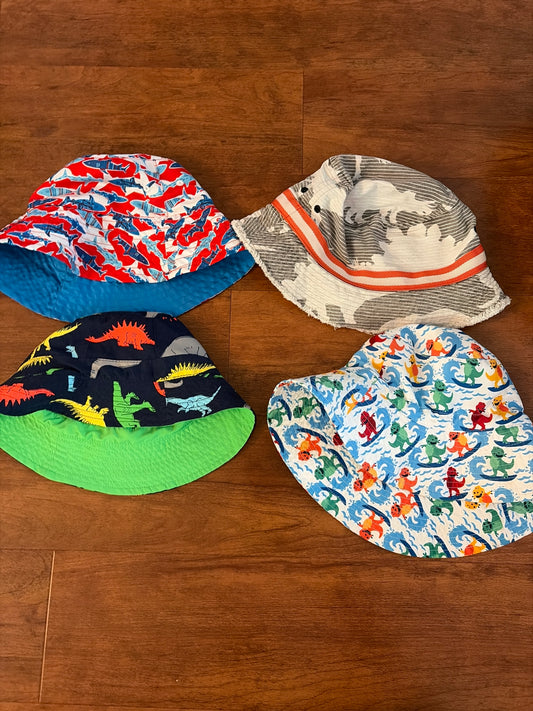 Boys sun hats (4) Fits like 5-6 YO