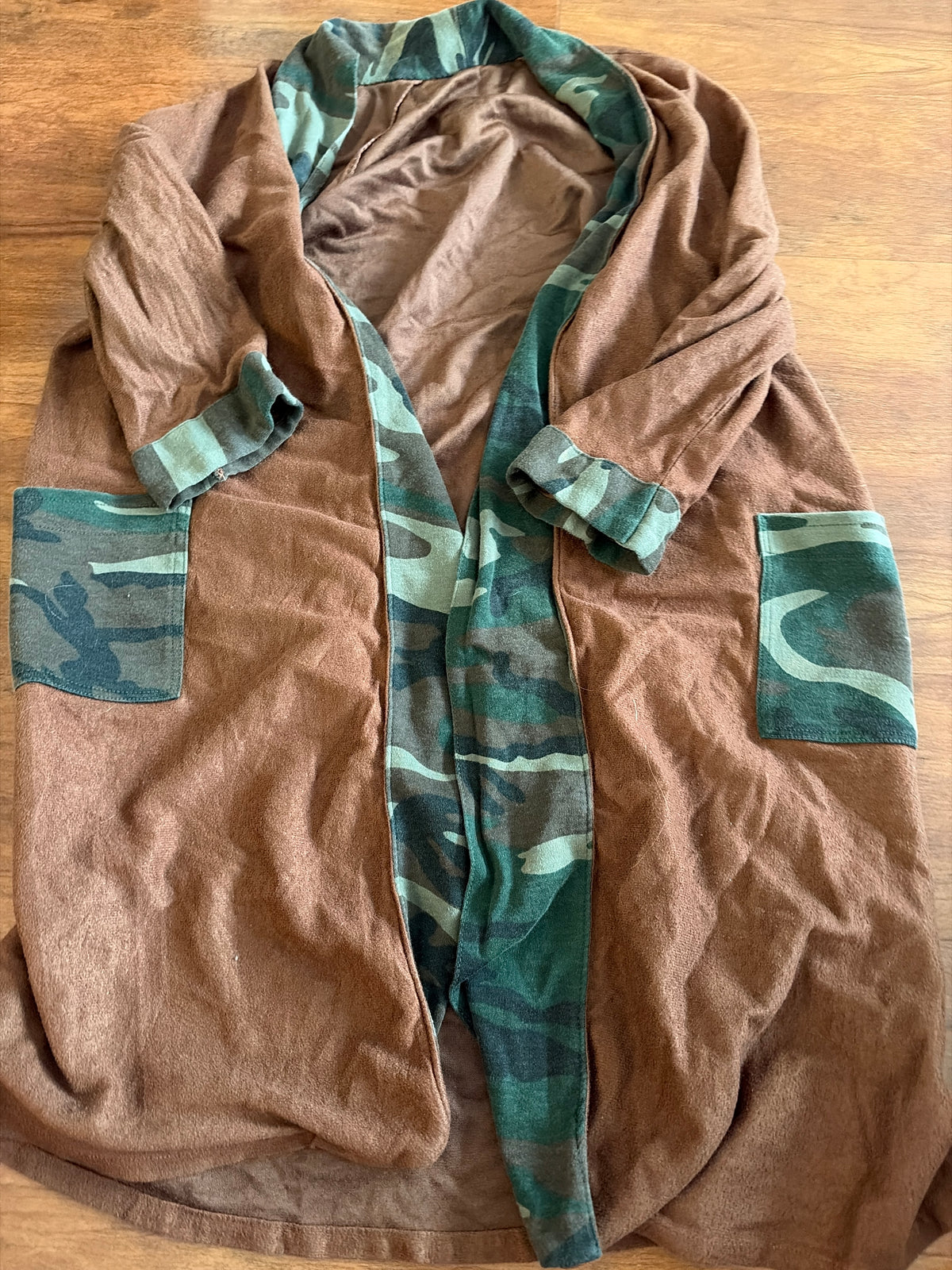 Boys brown & camo Robe - no tie - size Youth - 8 (M)