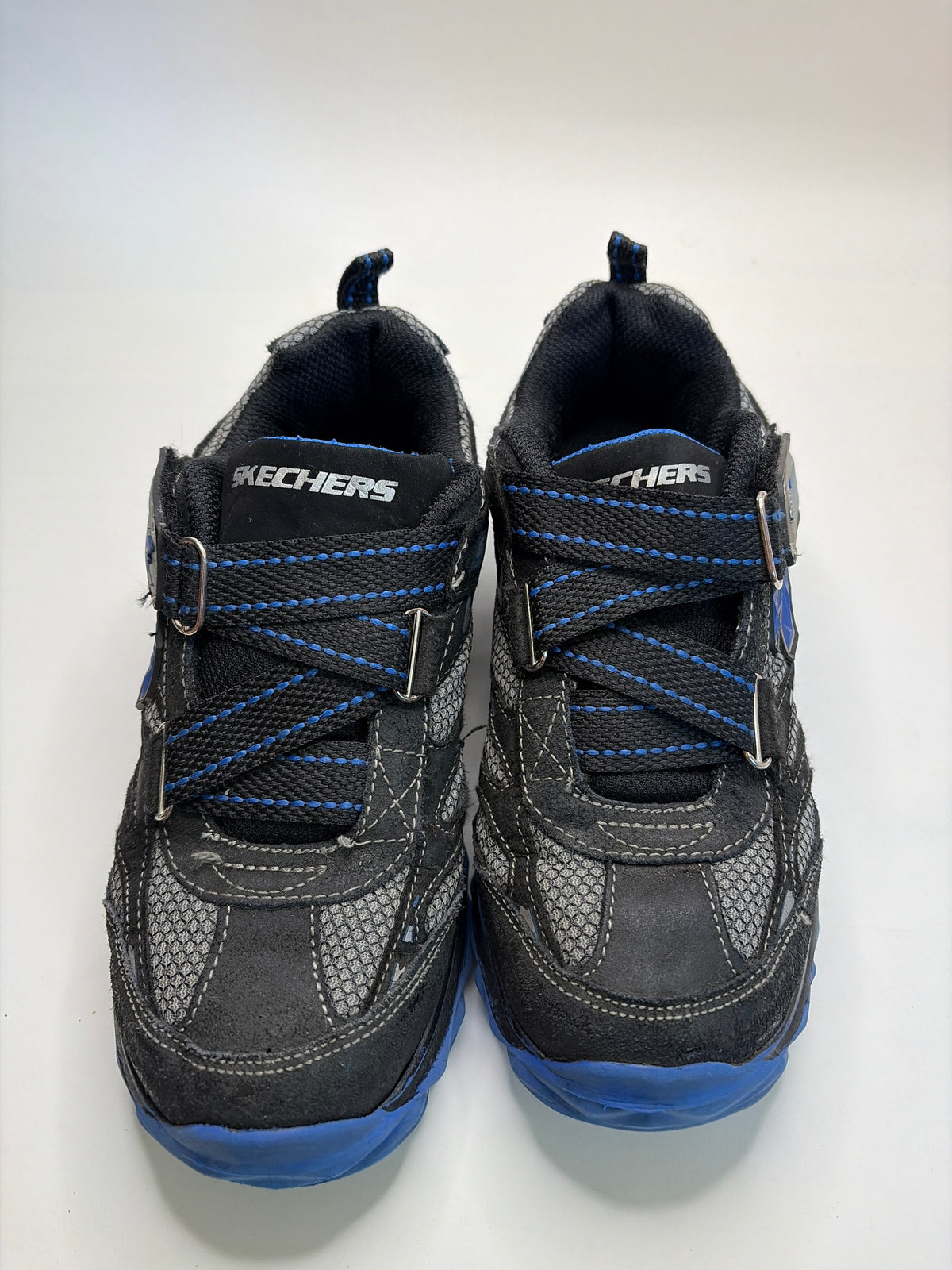 Sketchers black and blue Sneakers Sz 4 - size Shoes - Kids 4