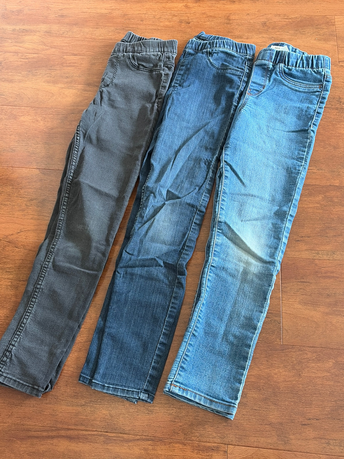 Oshkosh & H and M Jeaggings sz 7 - size Youth - 7 (S)