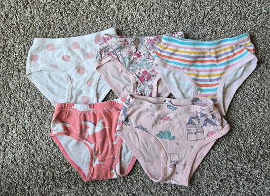 NEW set of 5 briefs - size Toddler - 5T