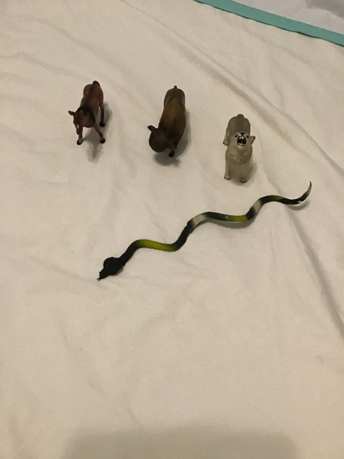 1 bison, 1 wolf, 1 snake and a horse with sound