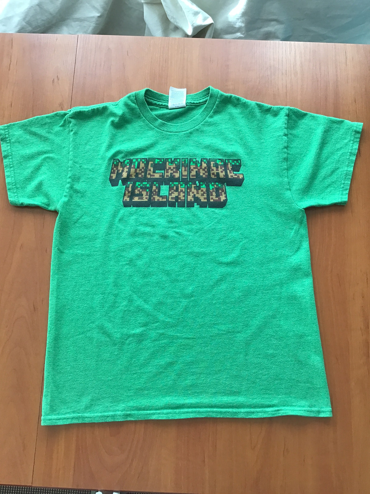 Green shirt Mackinac island - size Youth - 10 (L)