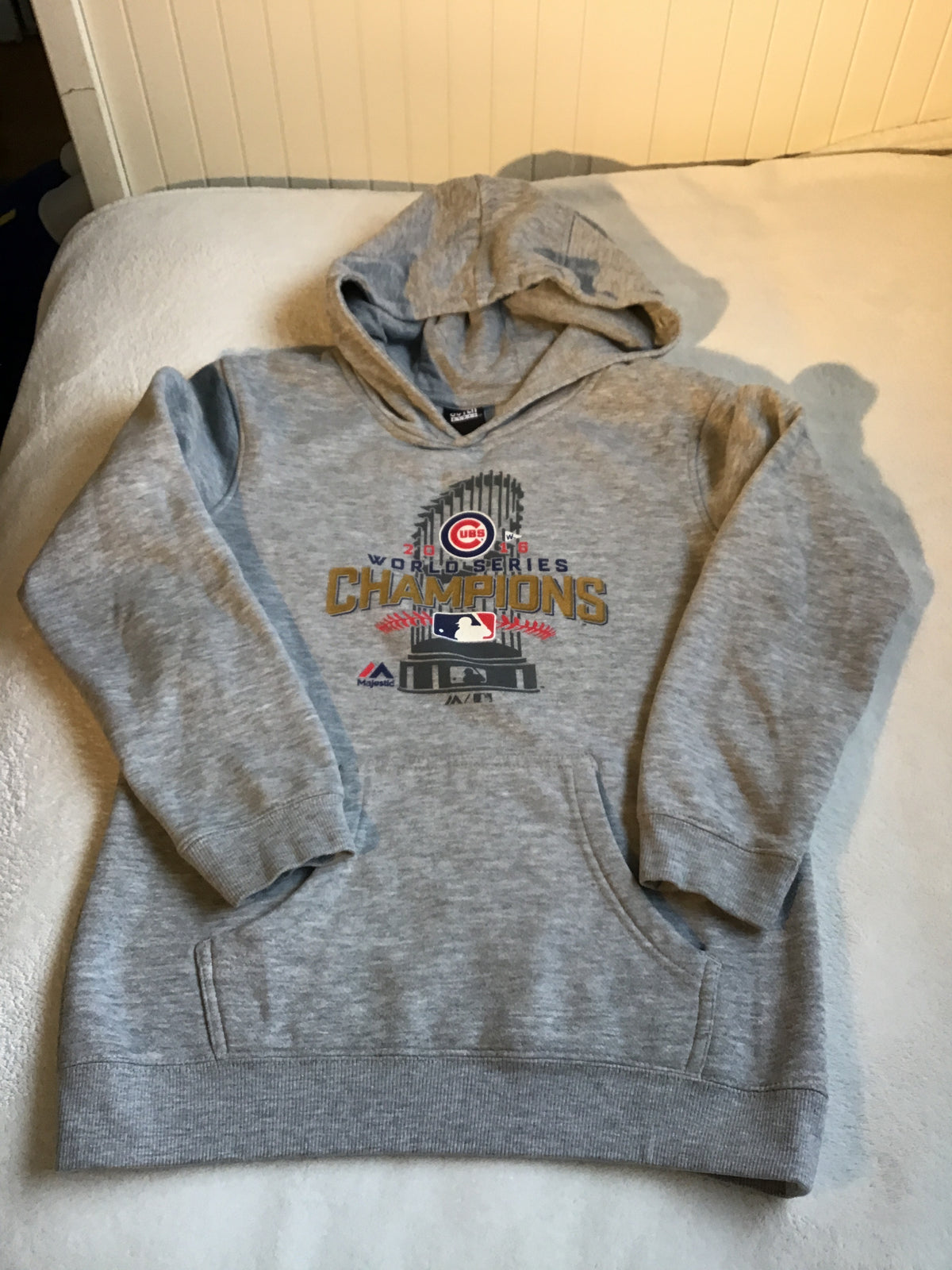 Cubs champions hoodie Gray - size Youth - 12 (L)