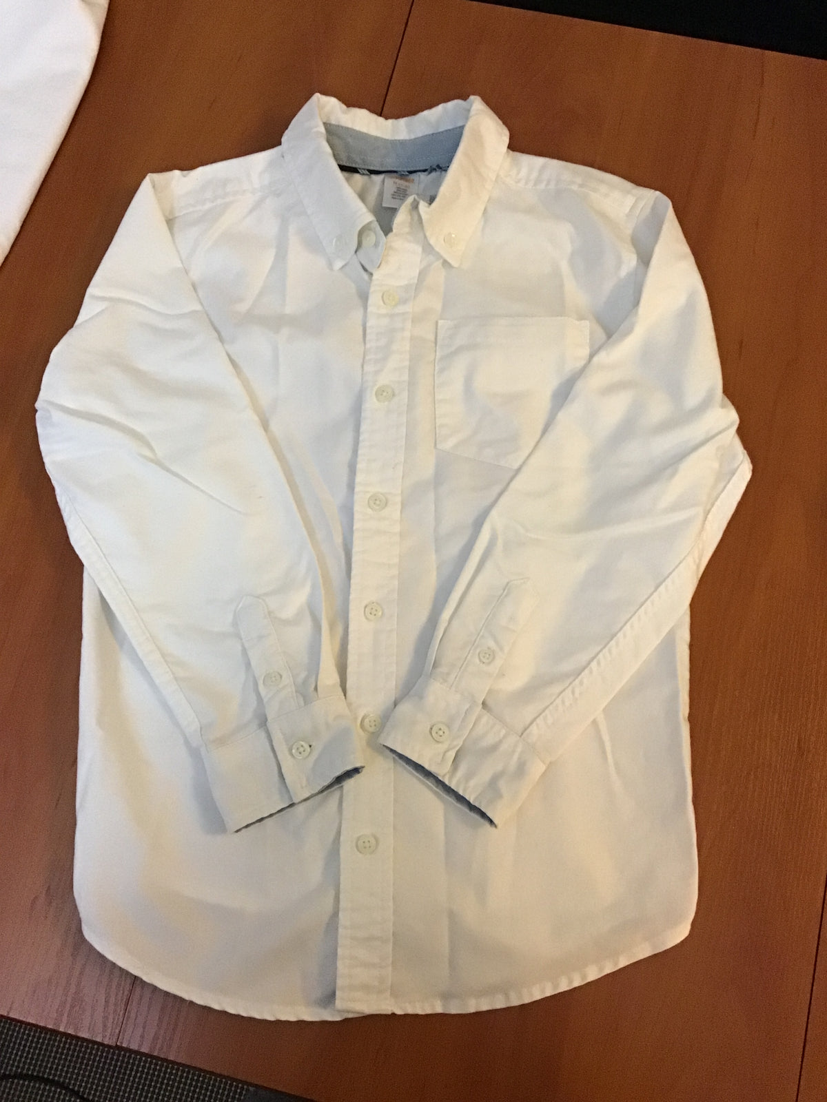 Gymboree 100% cotton Long sleev buttons shirt - size Youth - 8 (M)