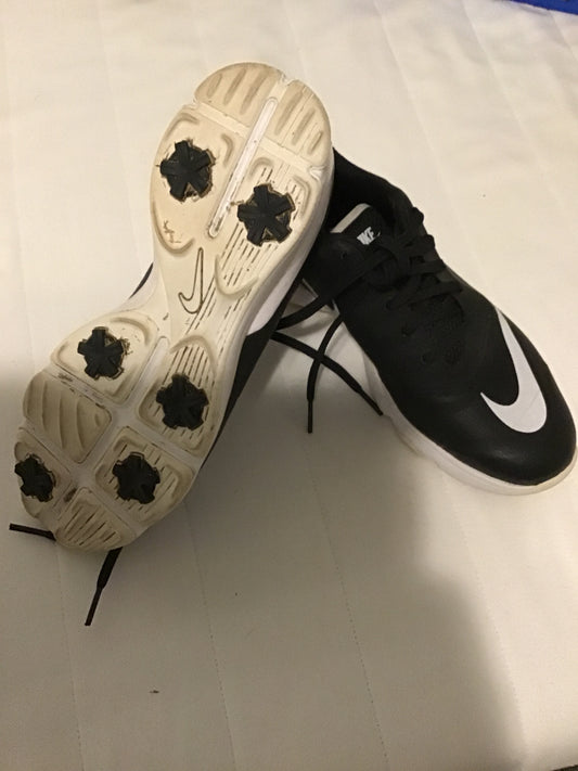 Size 6Y Nike cleats Black/white - size Shoes - Kids 6
