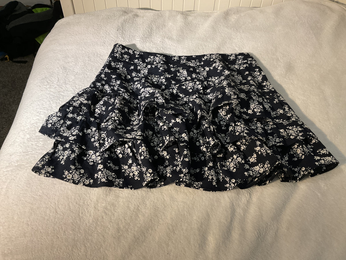 SHEIN skirt navy With white flowers - size Women - M (8/10)