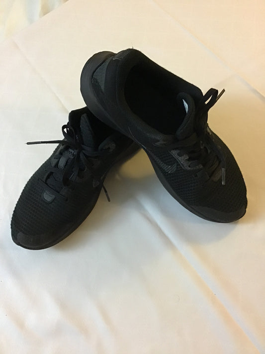 Nike black shoes Very good condition - size Shoes - Adult 9 1/2