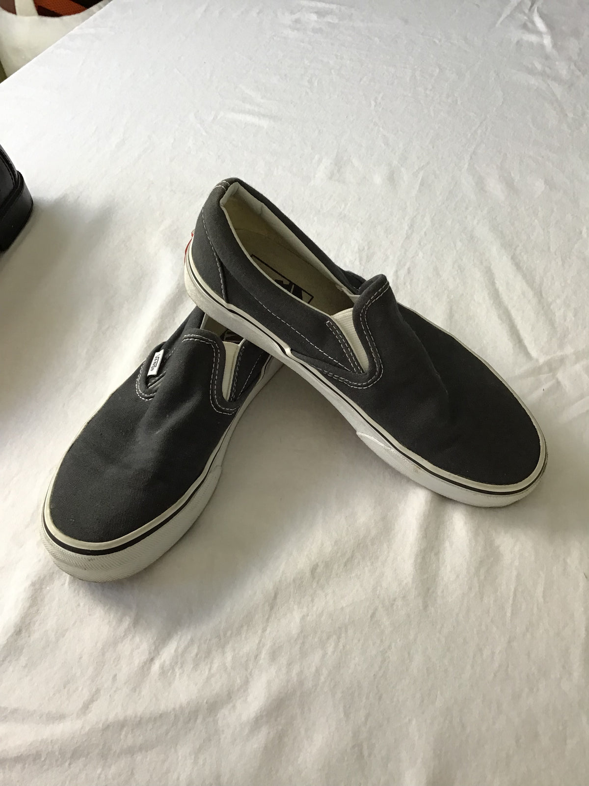 VANS dark gray Good condition - size Shoes - Adult 6 1/2
