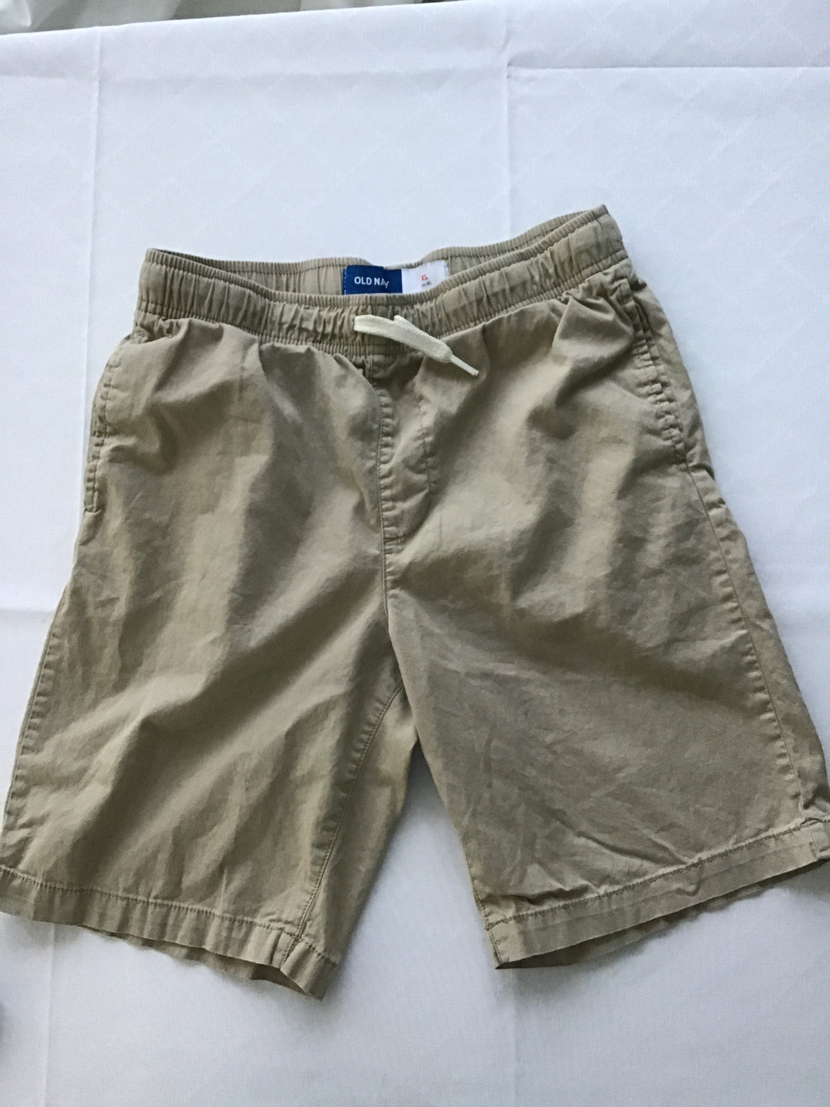 Old navy khaki shorts With 3 pocket - size Youth - 14 (XL)
